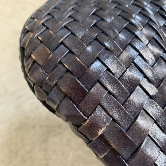 Cole Haan Genevieve Woven Triangle Plum
Leather Boho Chic Tote Satchel - Picture 15 of 16